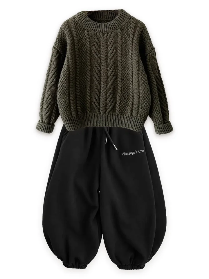 Cable-knit sweater with Fleece-lined balloon joggers, black