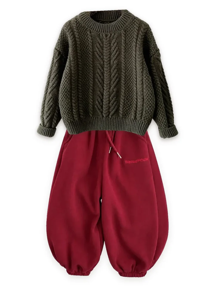 Cable-knit sweater with Fleece-lined balloon joggers, burgundy