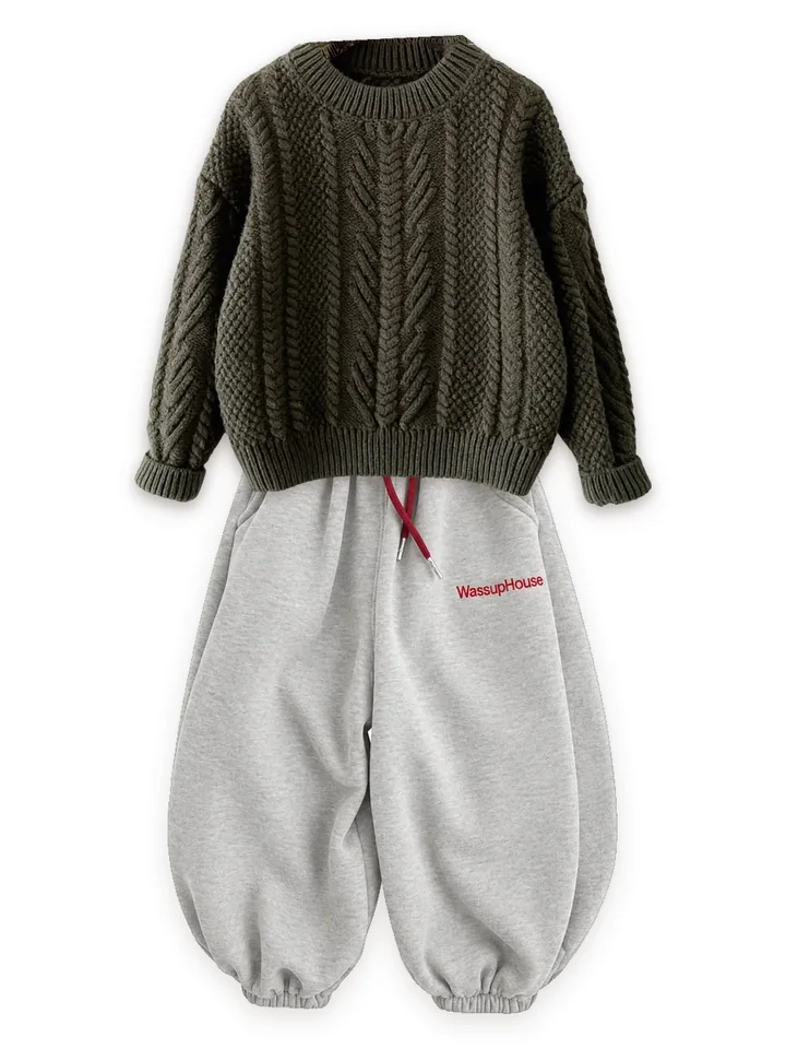 Cable-knit sweater with Fleece-lined balloon joggers, grey